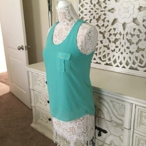 Mint Green Sleeveless Tank Top - Picture 3 of 4